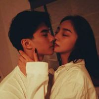 qq情侣头像一男一女一对亲嘴