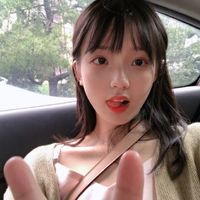 靠床沿的微信头像女(8)