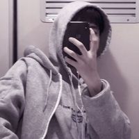 二次元男生头像萌帅黑白头像