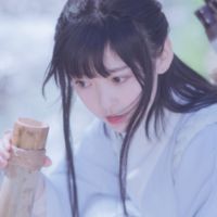 女生笑着抱猫的头像(19)