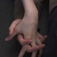 系围巾情侣头像唯美图片(18)