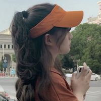 靠床沿的微信头像女(17)