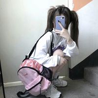 女生笑着抱猫的头像(13)