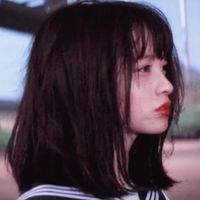 在水中的女生头像部位