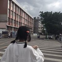女生头像短发背影