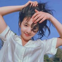 吸允女生的头像