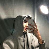 成熟一点的衣服男生头像
