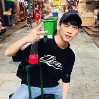 酷似情侣头像的单人头像(10)