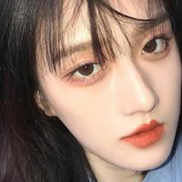 女生微信头像拿一朵花