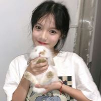 皮肤黑灰色头发好看图片女生头像