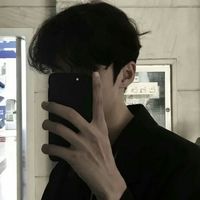 男生拿着玫瑰花哭的头像(20)