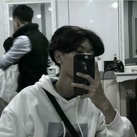 唯美男生头像正面帅气头像